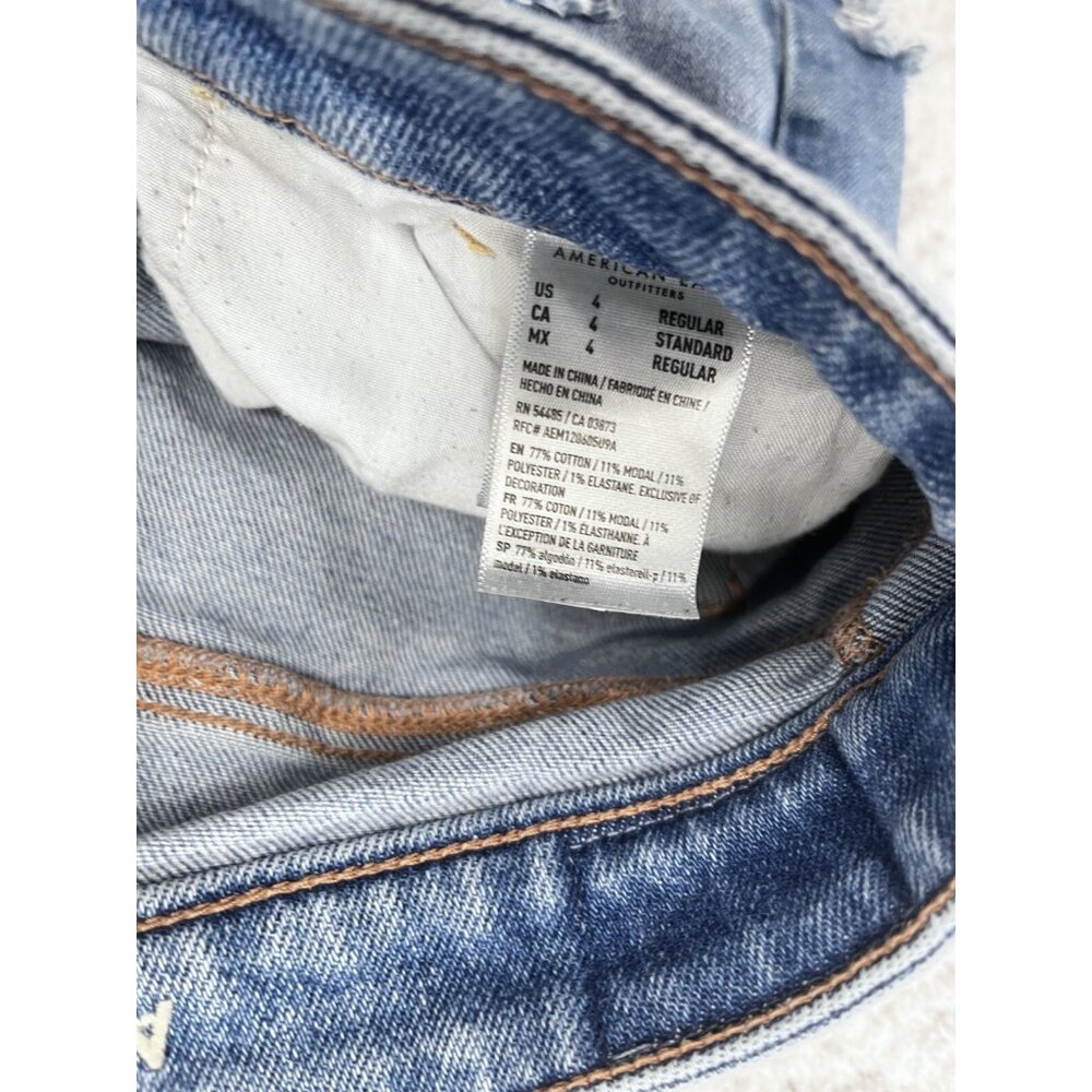 Women's American Eagle Light Wash Distressed Destroyed Denim Mom Jeans Size 4 - Picture 11 of 14